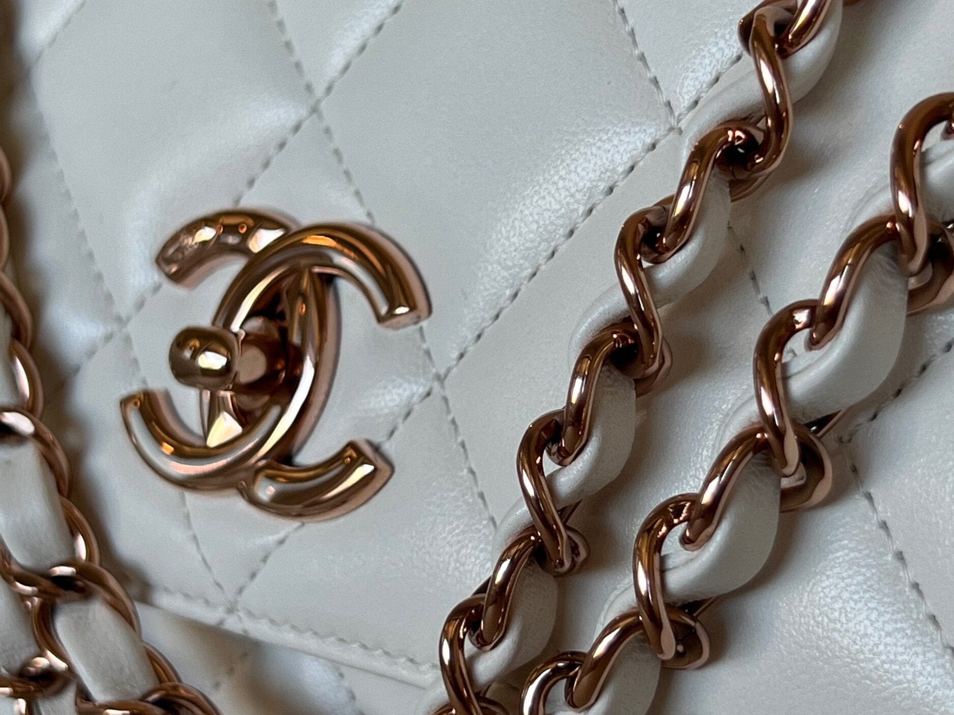 CHANEL Handbag Chanel 21B Small White Lambskin Quilted Trendy CC w/ Rose Gold Hardware -Knockoff
