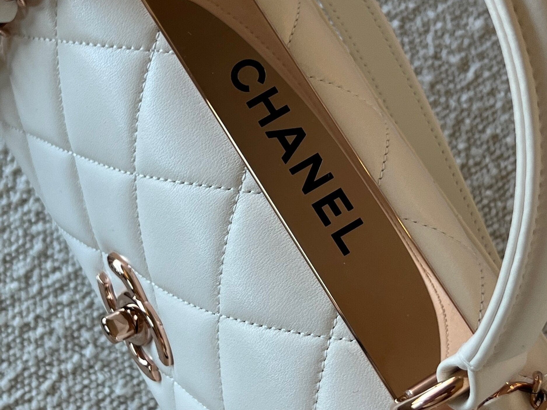 CHANEL Handbag Chanel 21B Small White Lambskin Quilted Trendy CC w/ Rose Gold Hardware -Knockoff
