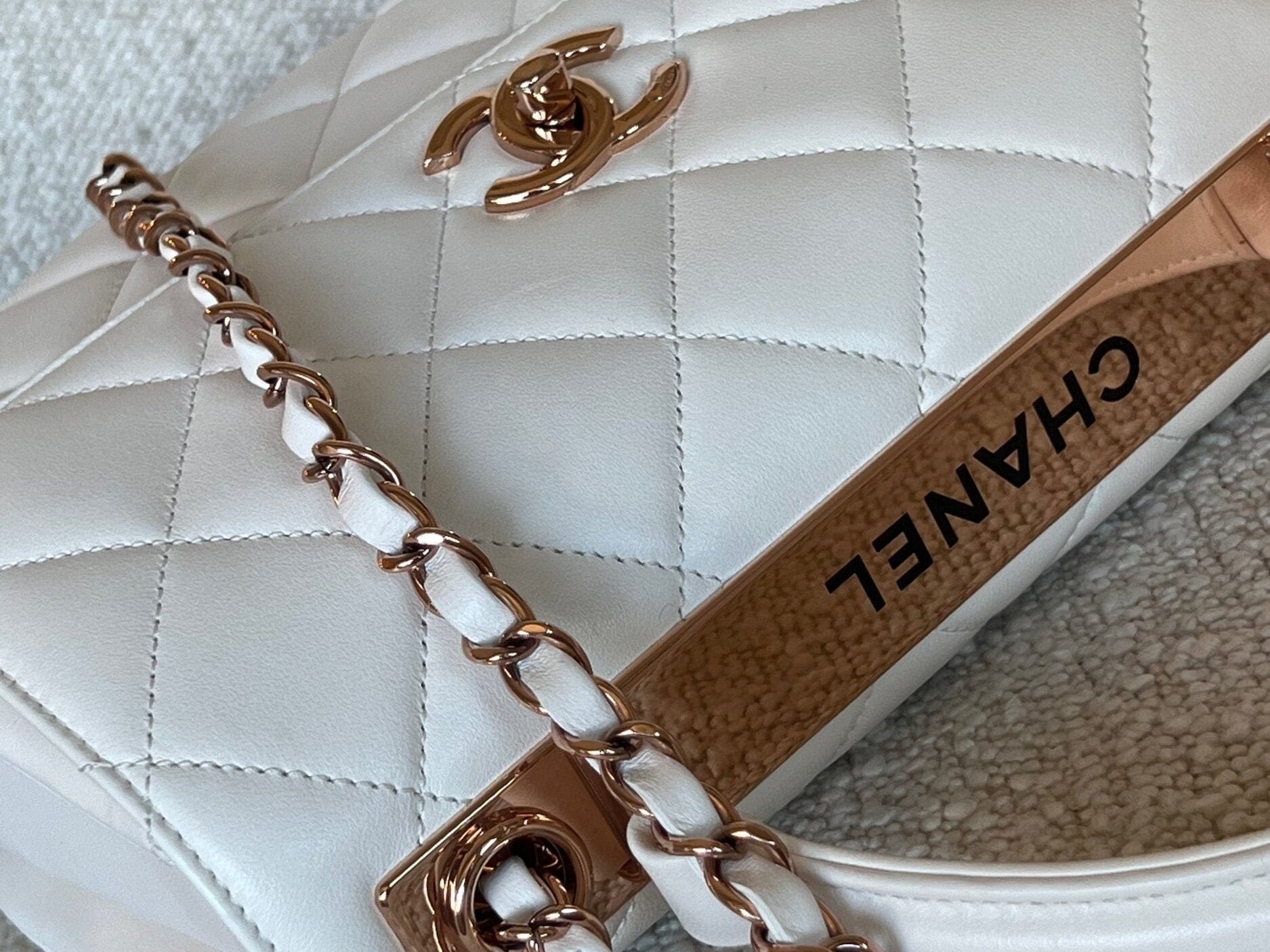 CHANEL Handbag Chanel 21B Small White Lambskin Quilted Trendy CC w/ Rose Gold Hardware -Knockoff
