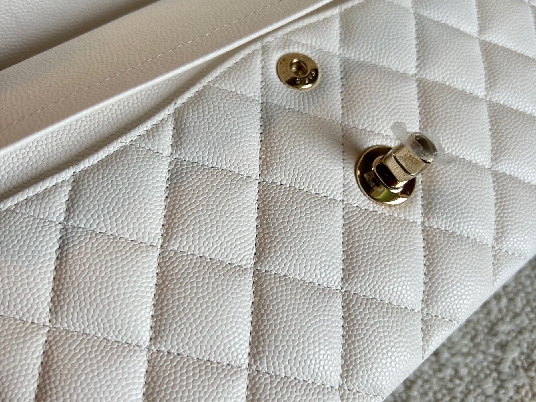 CHANEL Handbag Chanel 21B White Caviar Quilted Classic Flap Small LGHW -Knockoff
