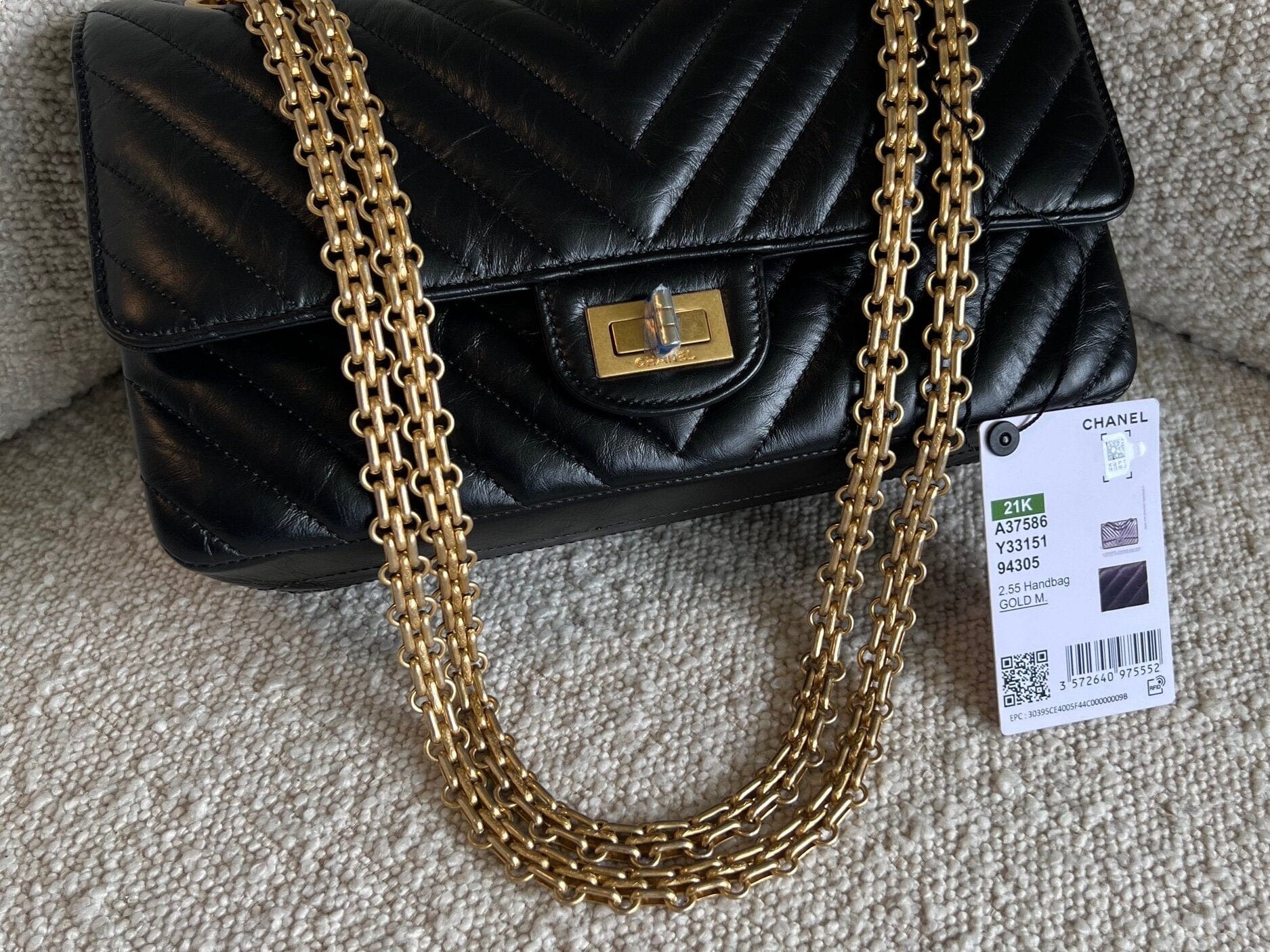 CHANEL Handbag Chanel 21K Reissue 2.55 Black Chevron Aged Calfskin Quilted 225 (Medium) AGHW -Knockoff
