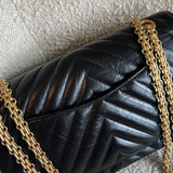 CHANEL Handbag Chanel 21K Reissue 2.55 Black Chevron Aged Calfskin Quilted 225 (Medium) AGHW -Knockoff
