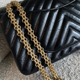 CHANEL Handbag Chanel 21K Reissue 2.55 Black Chevron Aged Calfskin Quilted 225 (Medium) AGHW -Knockoff
