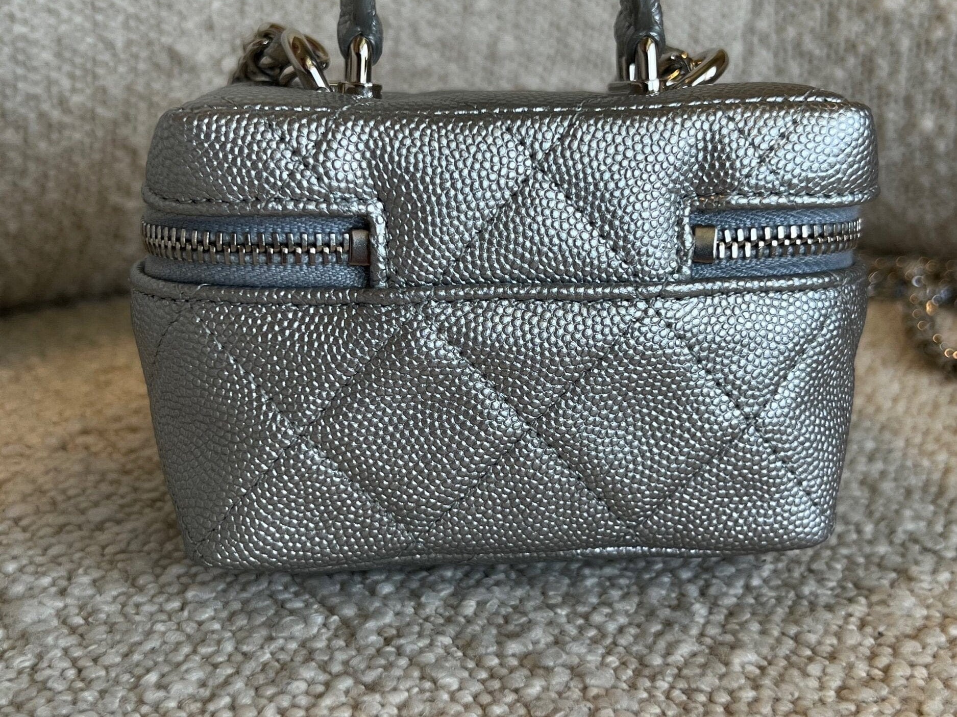 CHANEL Handbag Chanel 21S Metallic Silver Micro Vanity Grained Calfskin SHW -Knockoff
