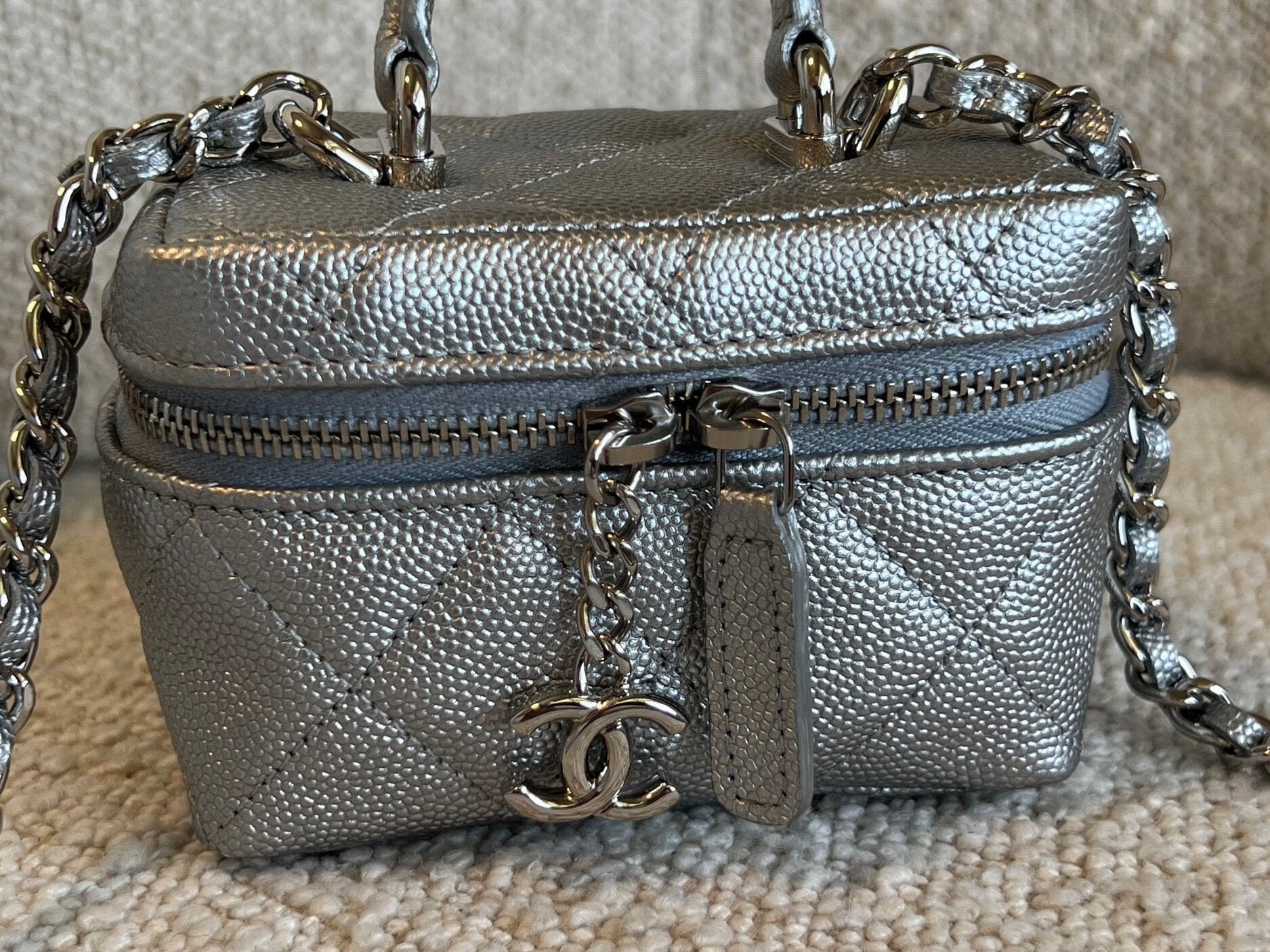 CHANEL Handbag Chanel 21S Metallic Silver Micro Vanity Grained Calfskin SHW -Knockoff
