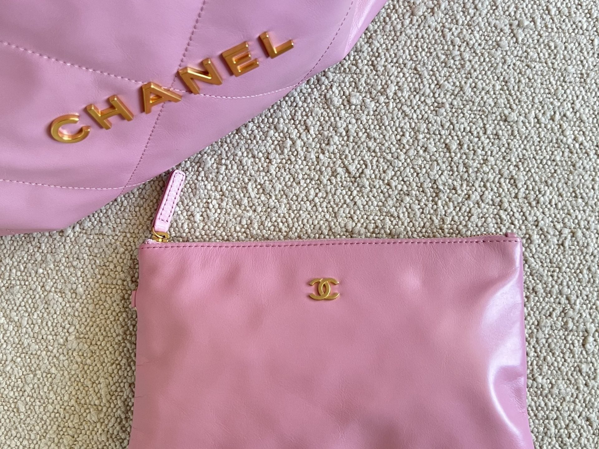 CHANEL Handbag Chanel 22 Pink Shiny Calfskin Quilted Drawstring Bag Small GHW -Knockoff
