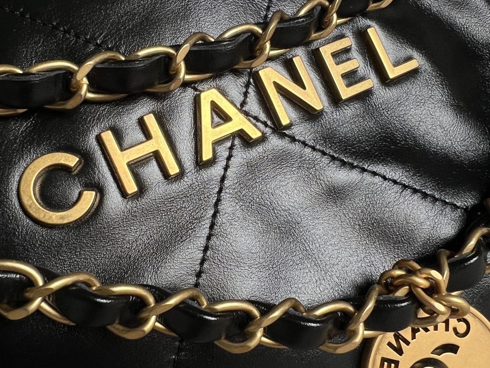 CHANEL Handbag Chanel 22 Shiny Calfskin Quilted Drawstring Bag GHW -Knockoff
