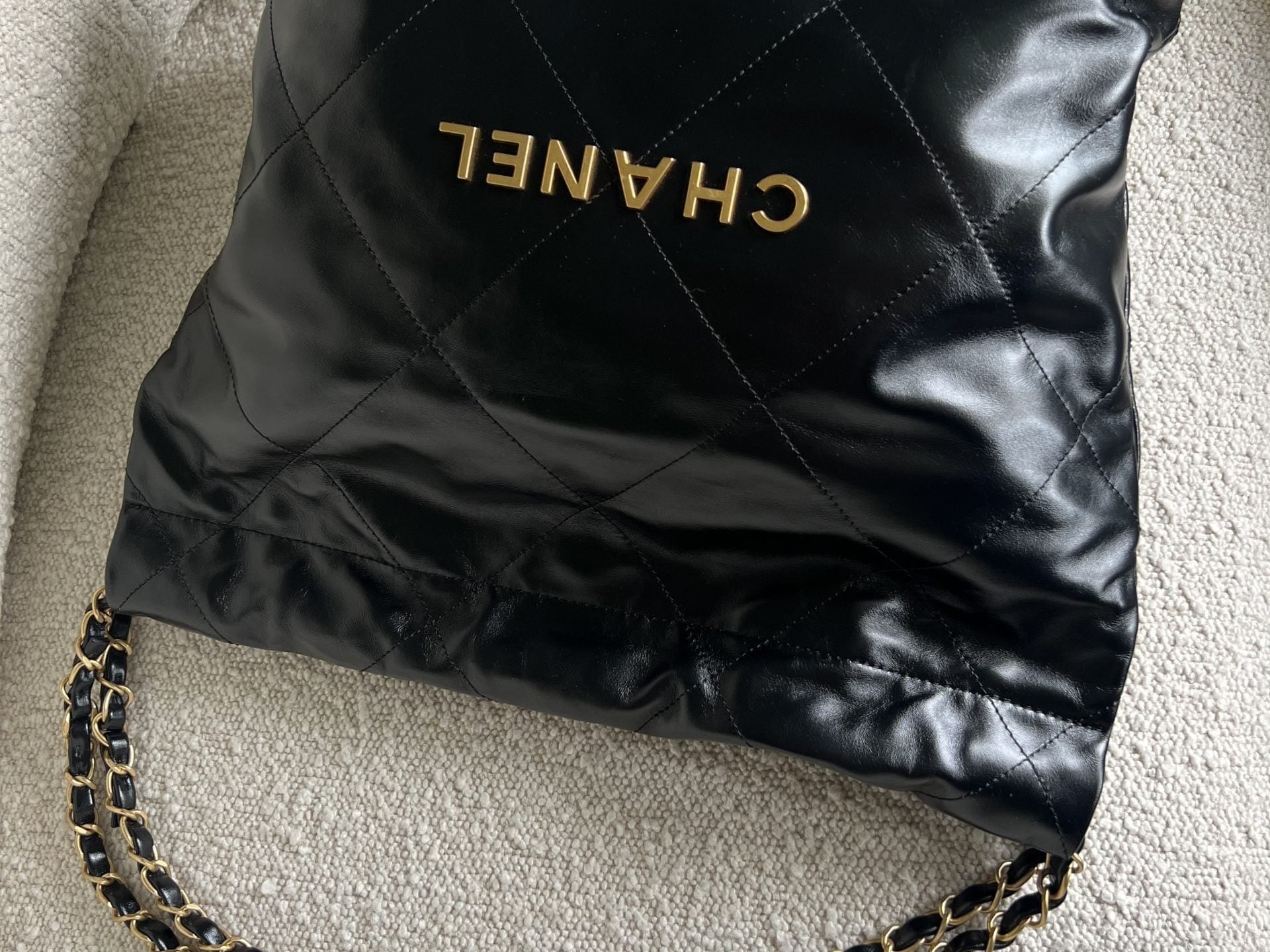 CHANEL Handbag Chanel 22 Shiny Calfskin Quilted Drawstring Bag GHW -Knockoff
