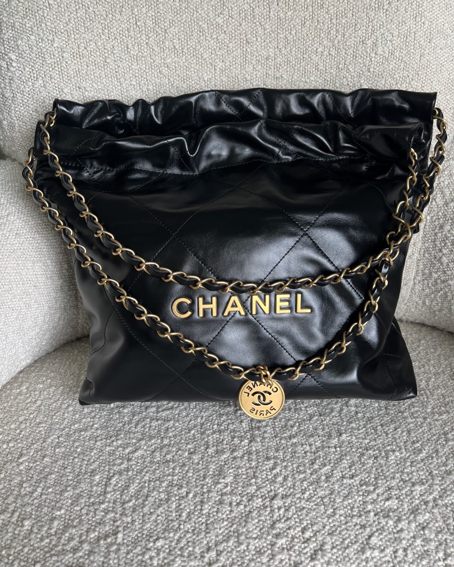 CHANEL Handbag Chanel 22 Shiny Calfskin Quilted Drawstring Bag GHW -Knockoff
