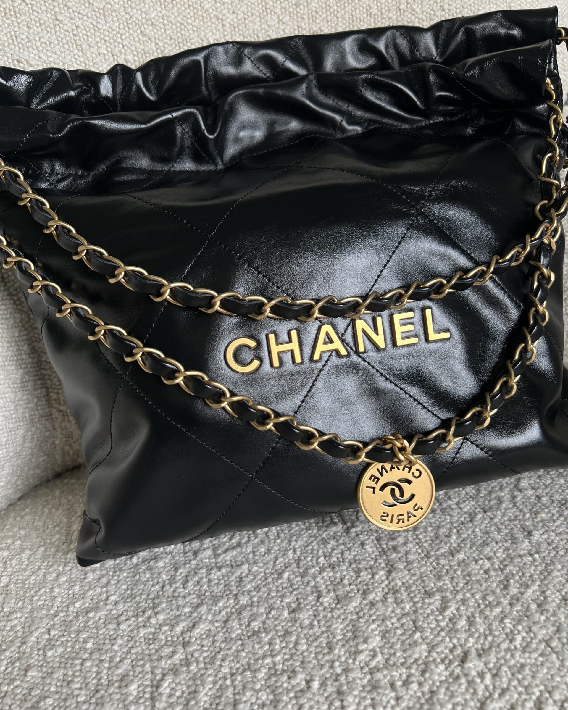 CHANEL Handbag Chanel 22 Shiny Calfskin Quilted Drawstring Bag GHW -Knockoff
