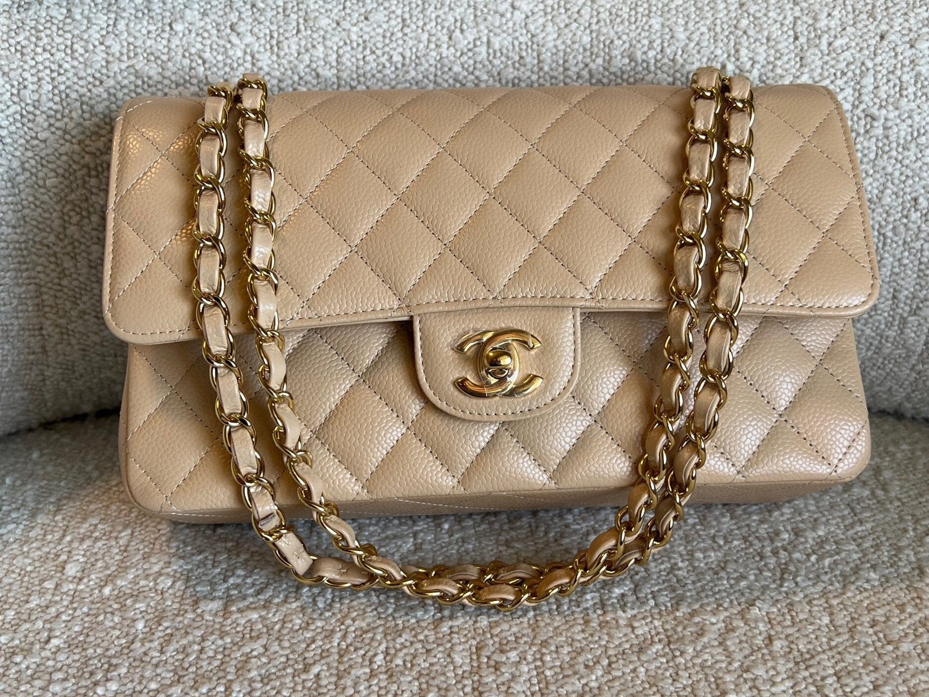 CHANEL Handbag Chanel Beige Clair Caviar Quilted Classic Flap  Medium GHW -Knockoff
