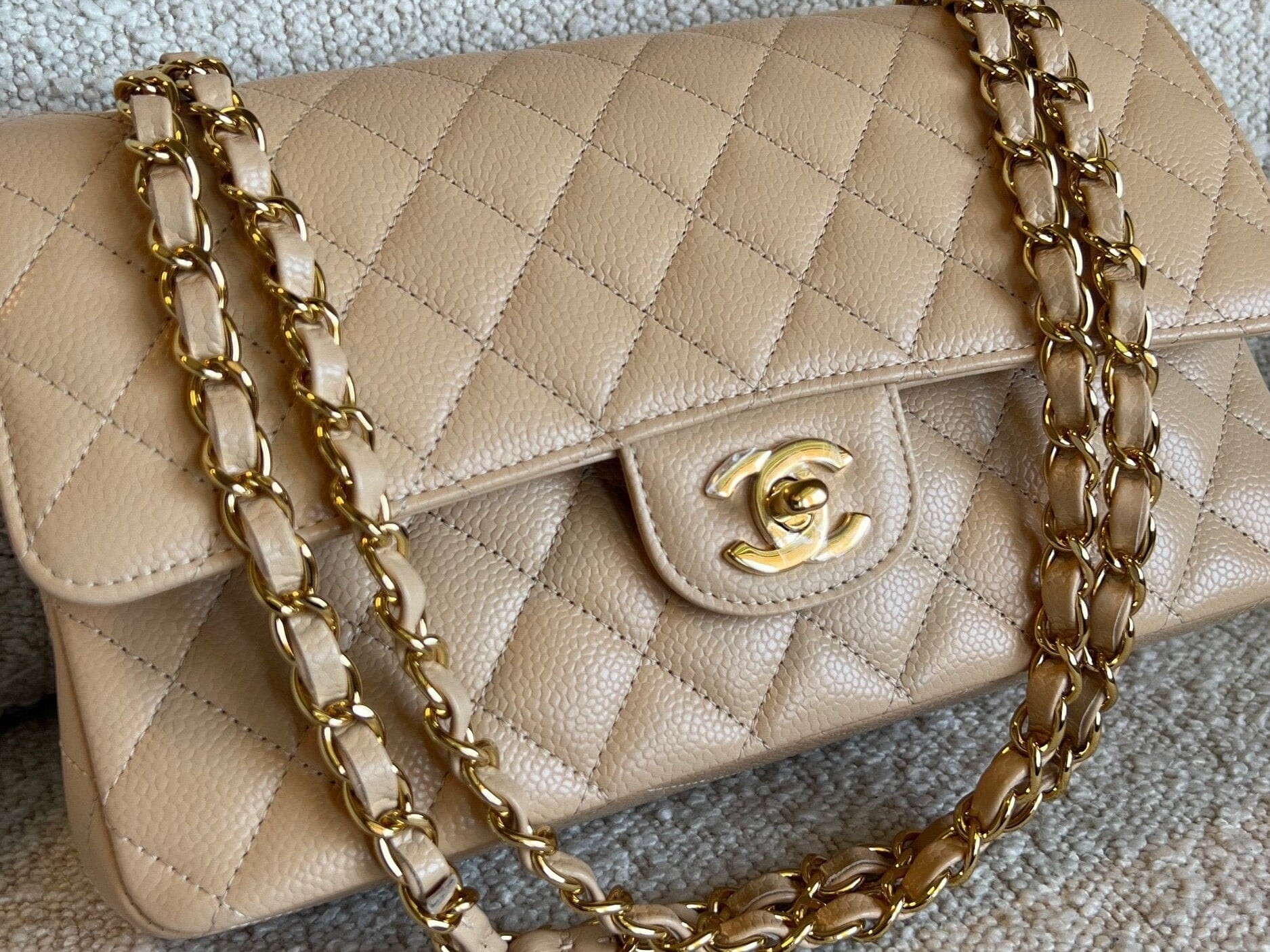 CHANEL Handbag Chanel Beige Clair Caviar Quilted Classic Flap  Medium GHW -Knockoff
