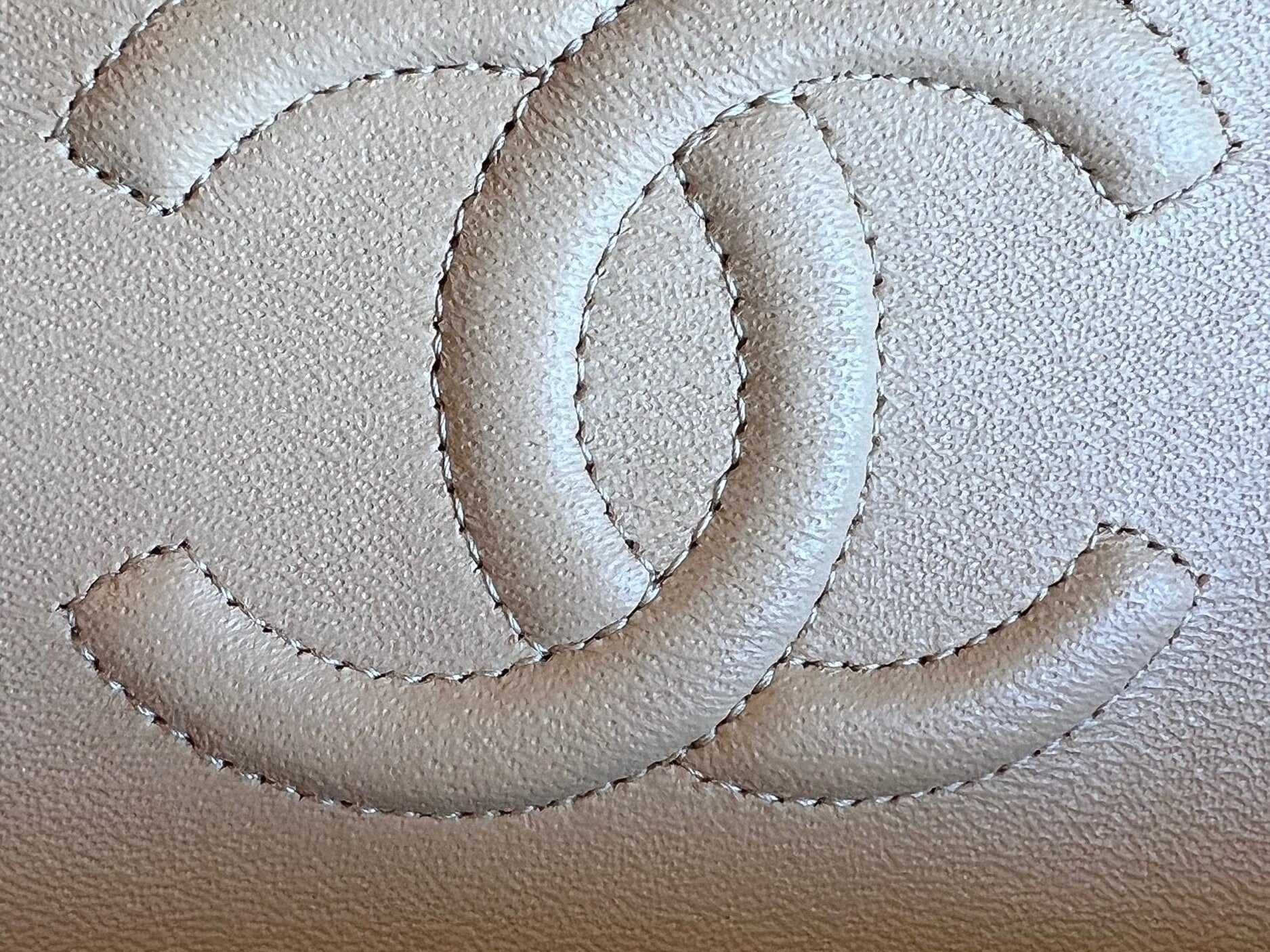 CHANEL Handbag Chanel Beige Clair Caviar Quilted Classic Flap  Medium GHW -Knockoff
