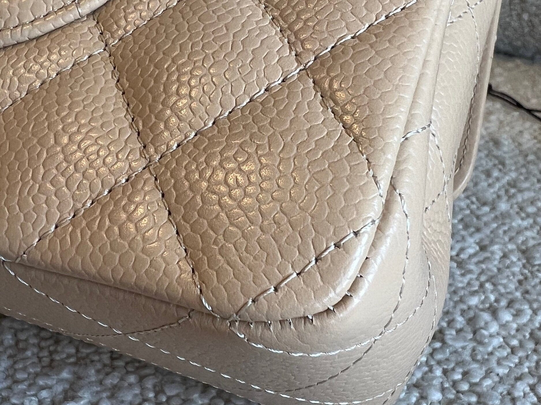 CHANEL Handbag Chanel Beige Clair Caviar Quilted Classic Flap  Medium GHW -Knockoff
