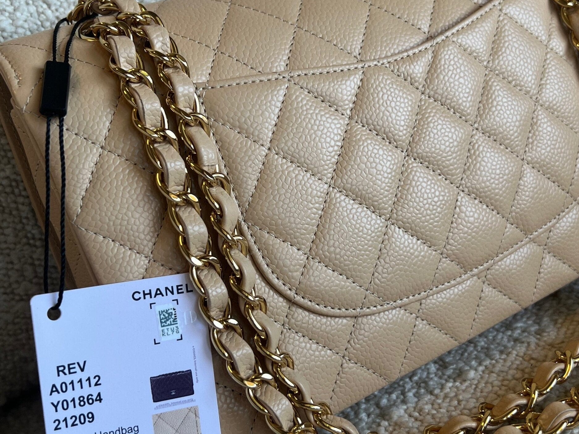 CHANEL Handbag Chanel Beige Clair Caviar Quilted Classic Flap  Medium GHW -Knockoff
