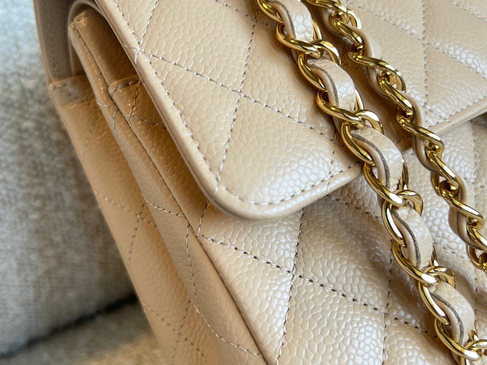 CHANEL Handbag Chanel Beige Clair Caviar Quilted Classic Flap  Medium GHW -Knockoff
