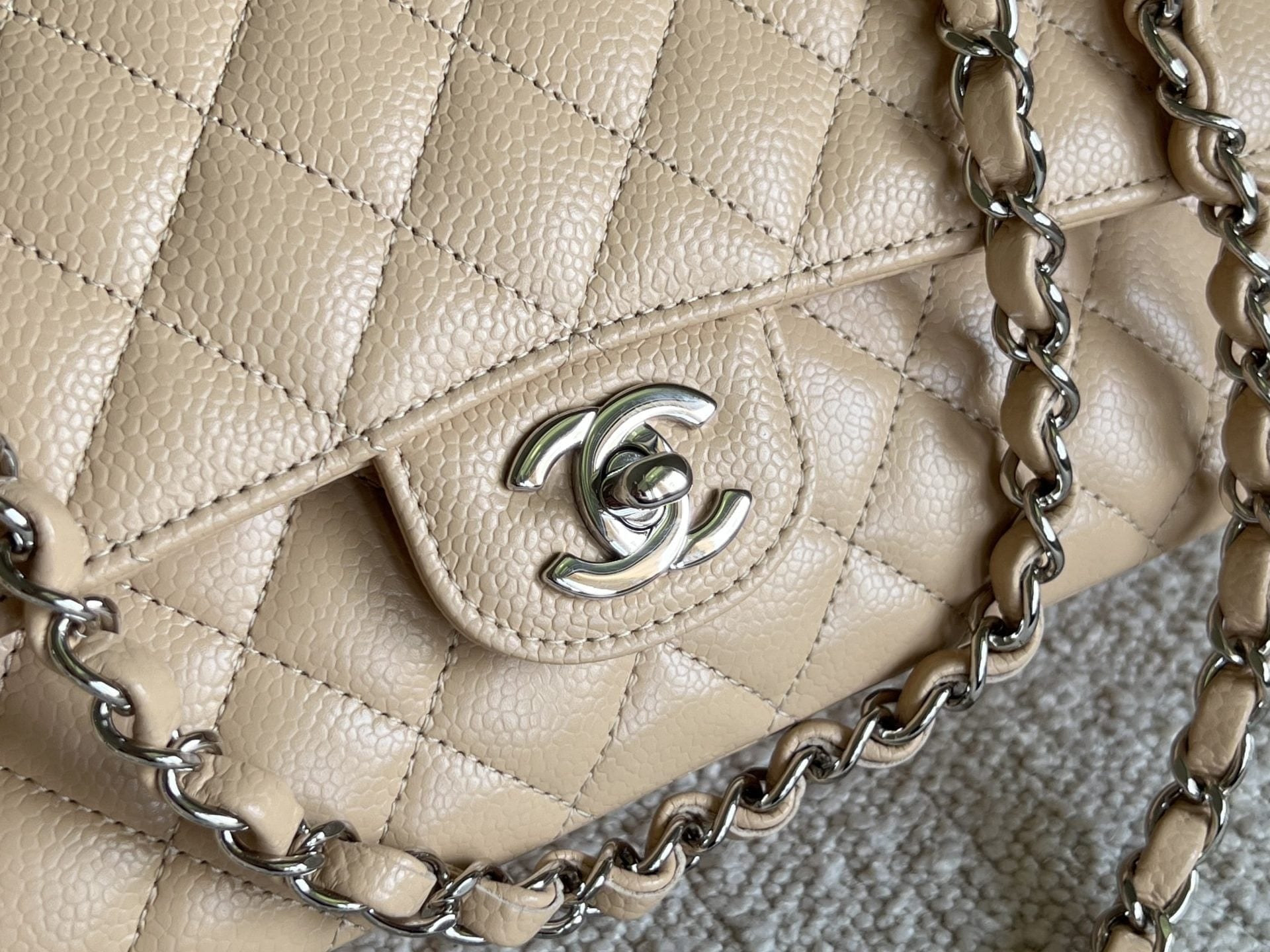 CHANEL Handbag Chanel Beige Clair Caviar Quilted Classic Flap Medium SHW -Knockoff
