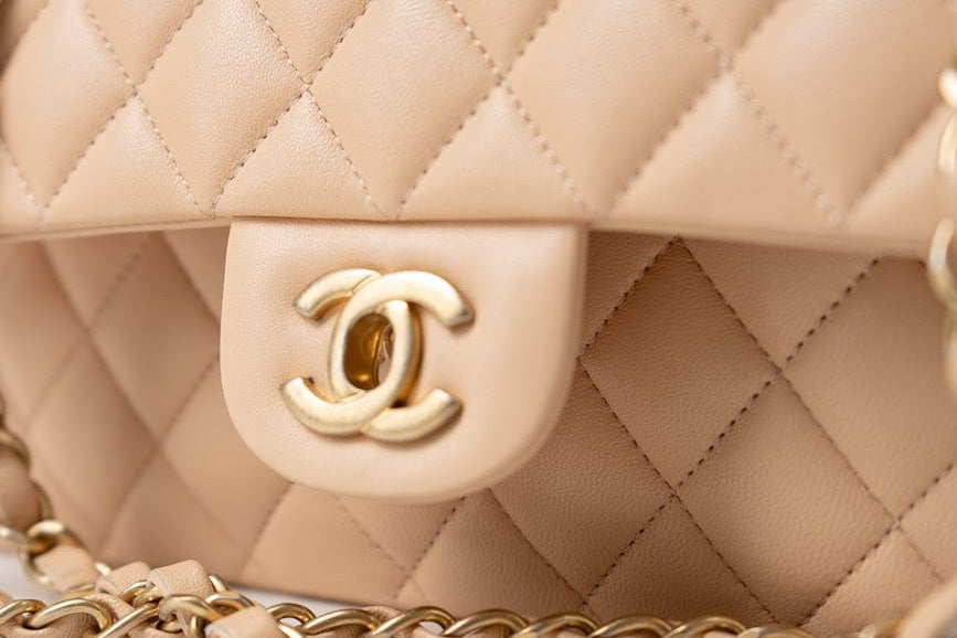 CHANEL Handbag Chanel Beige Lambskin Quilted Classic Flap Medium AGHW -Knockoff
