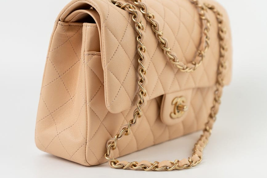 CHANEL Handbag Chanel Beige Lambskin Quilted Classic Flap Medium AGHW -Knockoff
