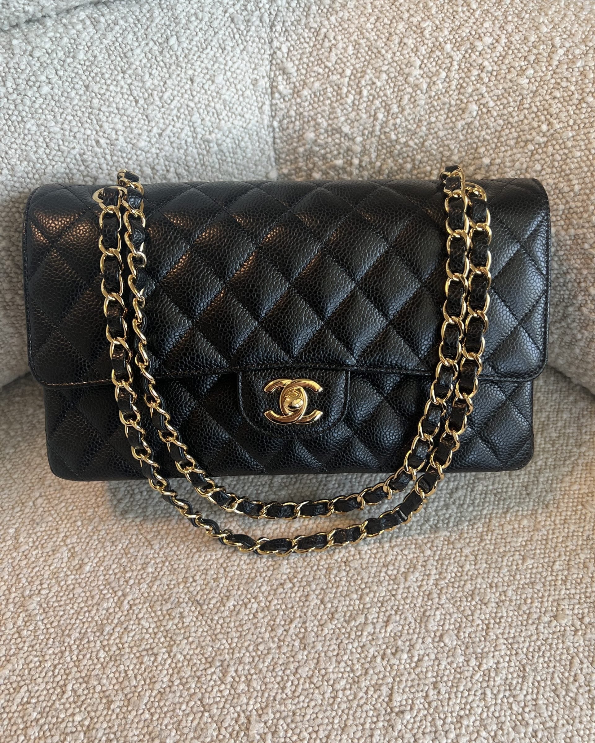 CHANEL Handbag Chanel Black Caviar Quilted Classic Flap Medium LGHW -Knockoff
