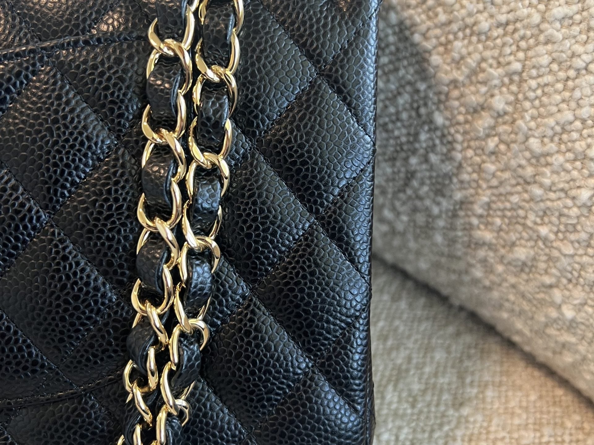 CHANEL Handbag Chanel Black Caviar Quilted Classic Flap Medium LGHW -Knockoff
