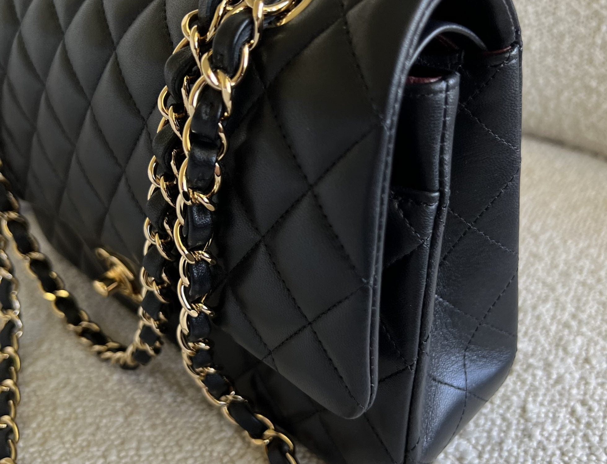 CHANEL Handbag Chanel Black Lambskin Quilted Classic Flap Medium GHW -Knockoff
