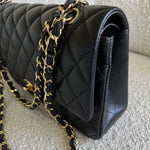 CHANEL Handbag Chanel Black Lambskin Quilted Classic Flap Medium GHW -Knockoff
