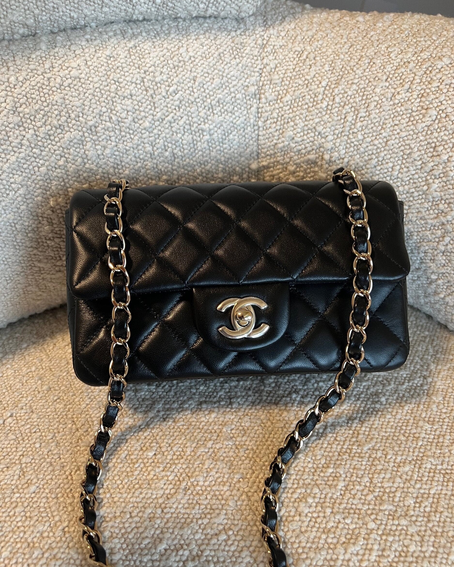 CHANEL Handbag Chanel Black Mini Rectangular Lambskin Quilted Flap LGHW -Knockoff
