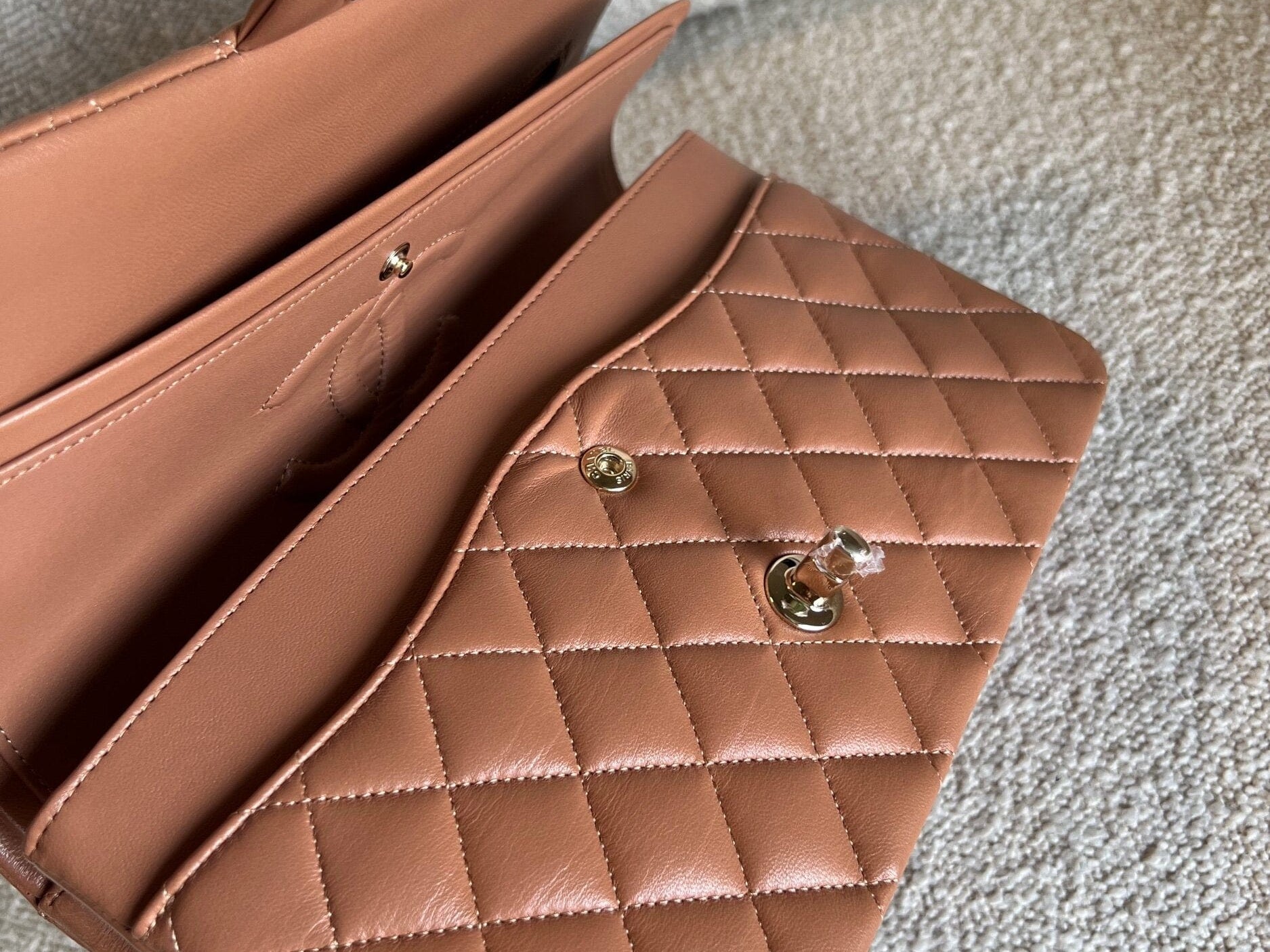 CHANEL Handbag Chanel Caramel Lambskin Quilted Classic Flap Medium LGHW -Knockoff
