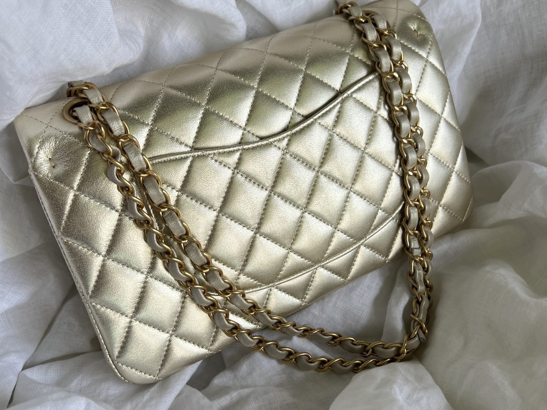 CHANEL Handbag Chanel Metallic Gold Lambskin Quilted Classic Flap Medium AGHW -Knockoff
