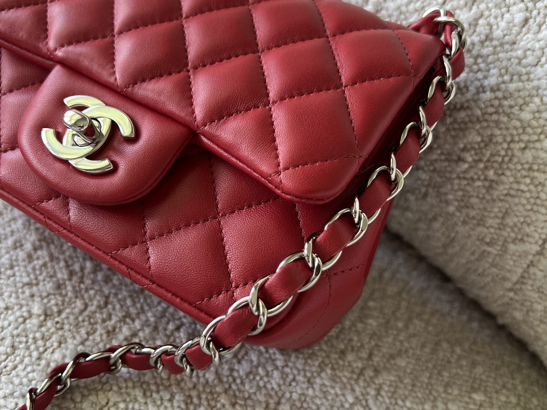 CHANEL Handbag Chanel Red Mini Square Lambskin Quilted Flap SHW -Knockoff
