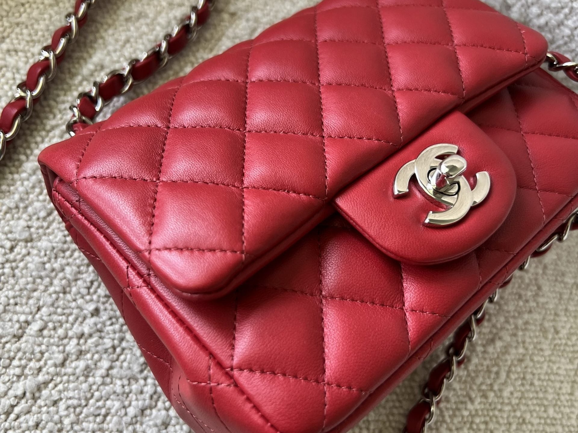 CHANEL Handbag Chanel Red Mini Square Lambskin Quilted Flap SHW -Knockoff
