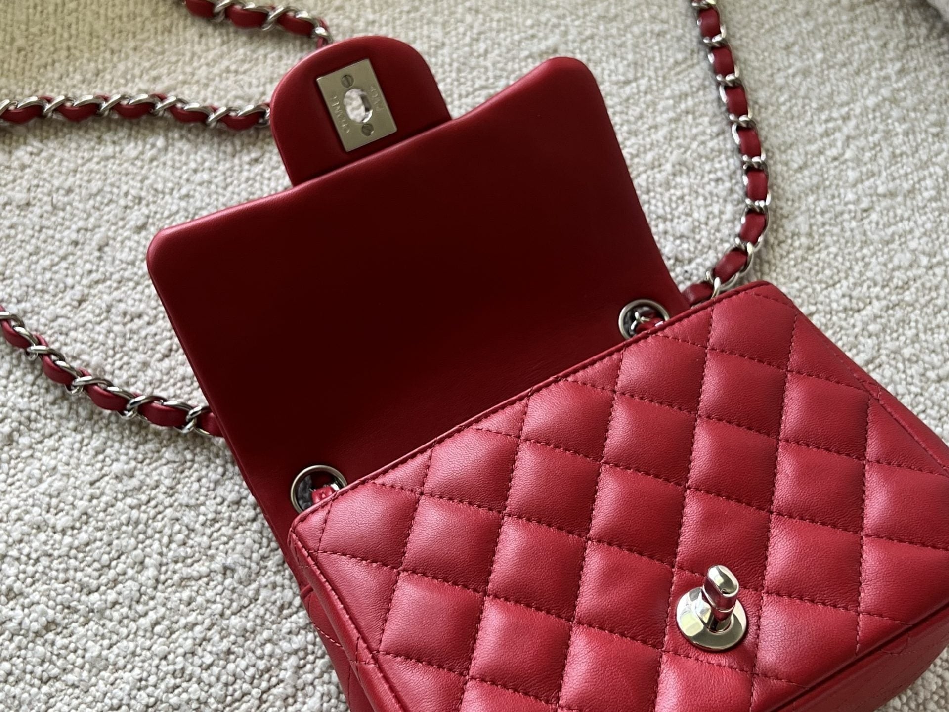 CHANEL Handbag Chanel Red Mini Square Lambskin Quilted Flap SHW -Knockoff
