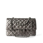 CHANEL Handbag Classic flap / Grey 21B Metallic Ruthenium Lambskin Quilted Classic Flap Medium Ruthenium Hardware -Knockoff
