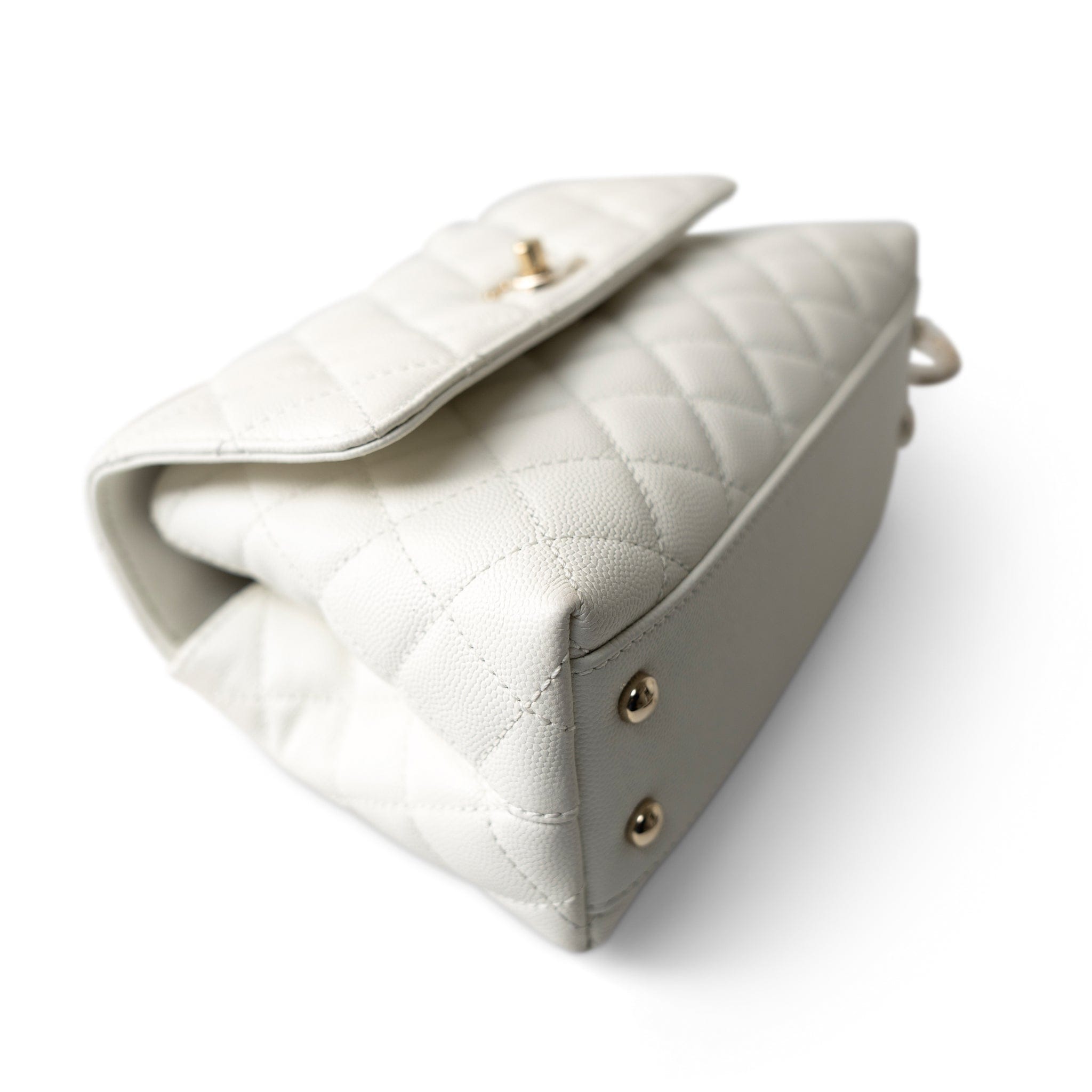 CHANEL Handbag Coco handle / White 21A White Caviar Quilted Coco Handle Small Light Gold Hardware -Knockoff
