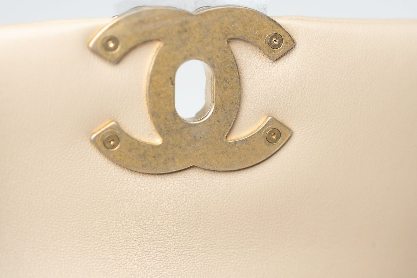 CHANEL Handbag Cream 22S Beige Lambskin Quilted Small 19 Flap Mixed Hardware -Knockoff
