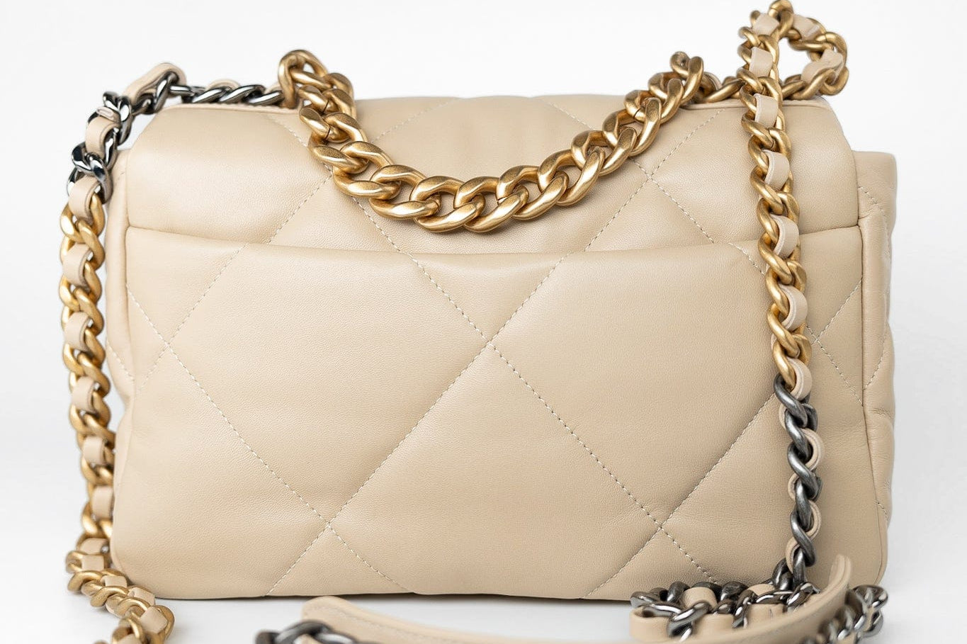 CHANEL Handbag Cream 22S Beige Lambskin Quilted Small 19 Flap Mixed Hardware -Knockoff
