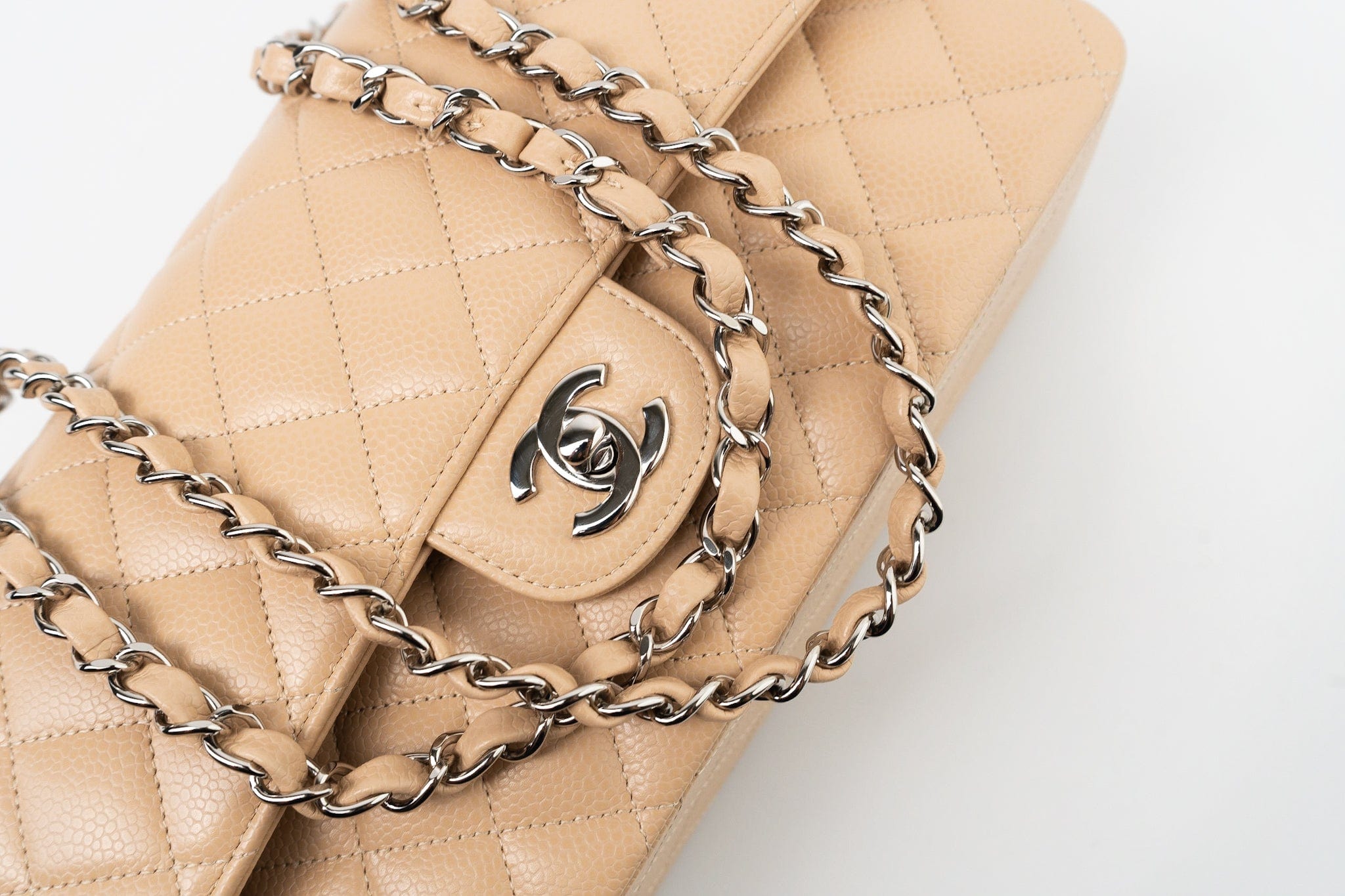 CHANEL Handbag Cream Beige Clair Caviar Quilted Classic Flap Medium Silver Hardware -Knockoff
