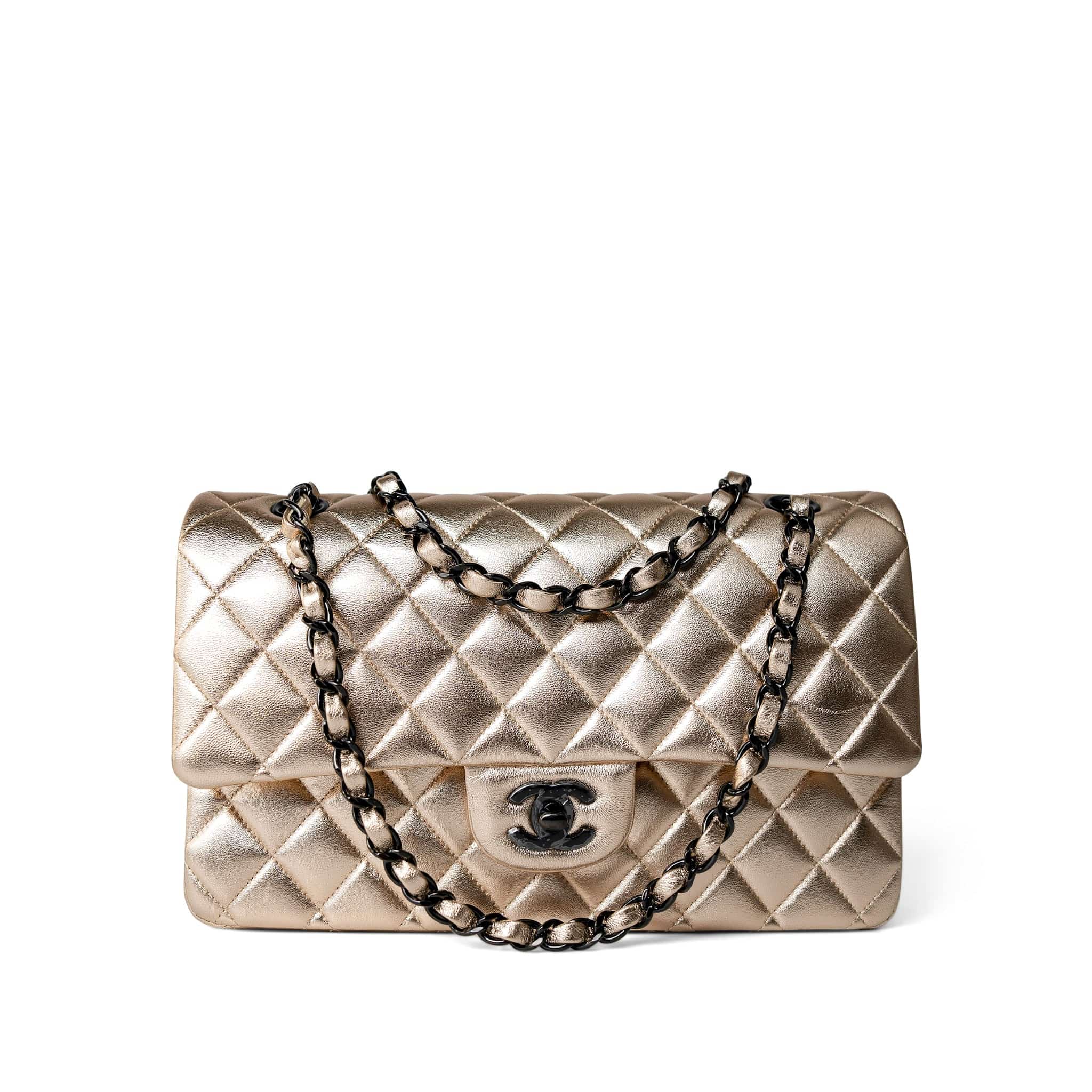 CHANEL Handbag Gold / Classic Flap Gold Metallic Lambskin Quilted Classic Flap Medium Gold / Black -Knockoff
