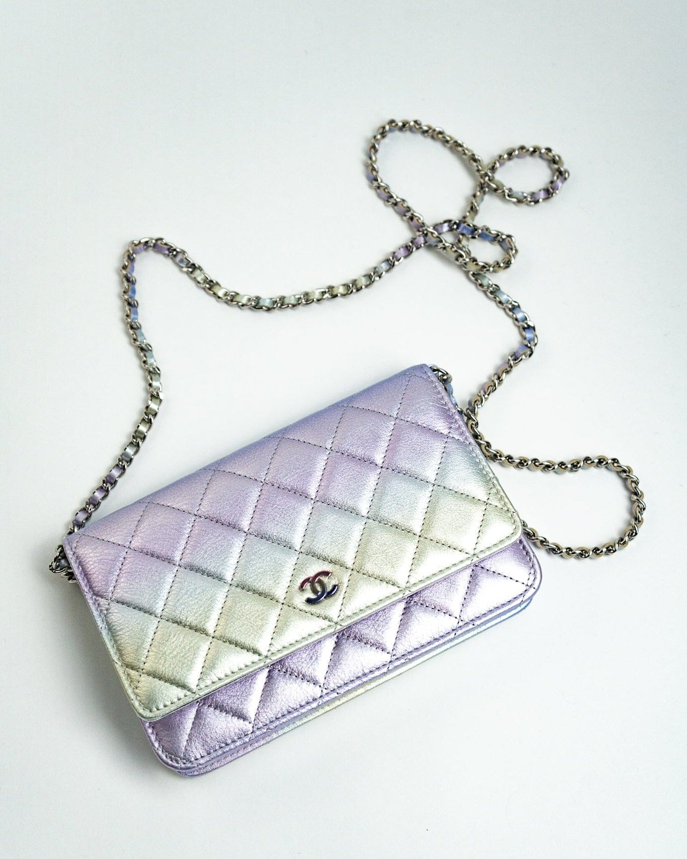 CHANEL Handbag Gradient 21K Gradient Metallic Rainbow Calfskin Quilted Wallet on Chain (WOC) -Knockoff
