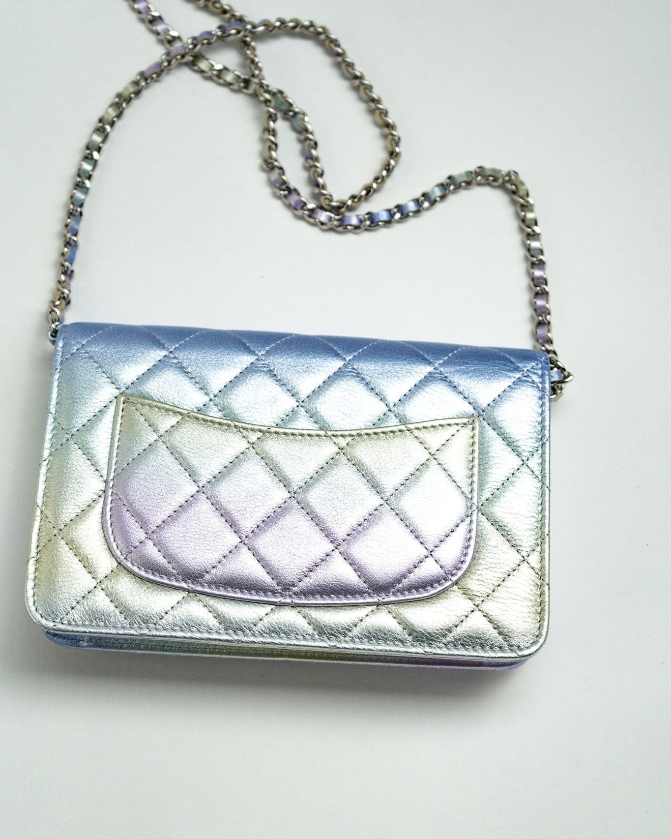 CHANEL Handbag Gradient 21K Gradient Metallic Rainbow Calfskin Quilted Wallet on Chain (WOC) -Knockoff
