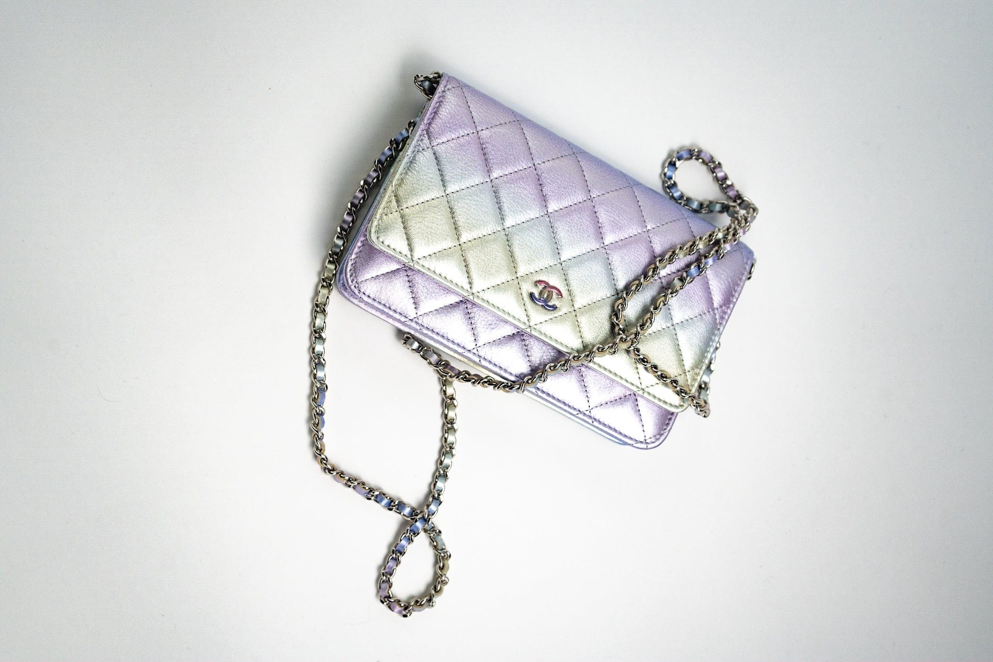 CHANEL Handbag Gradient 21K Gradient Metallic Rainbow Calfskin Quilted Wallet on Chain (WOC) -Knockoff
