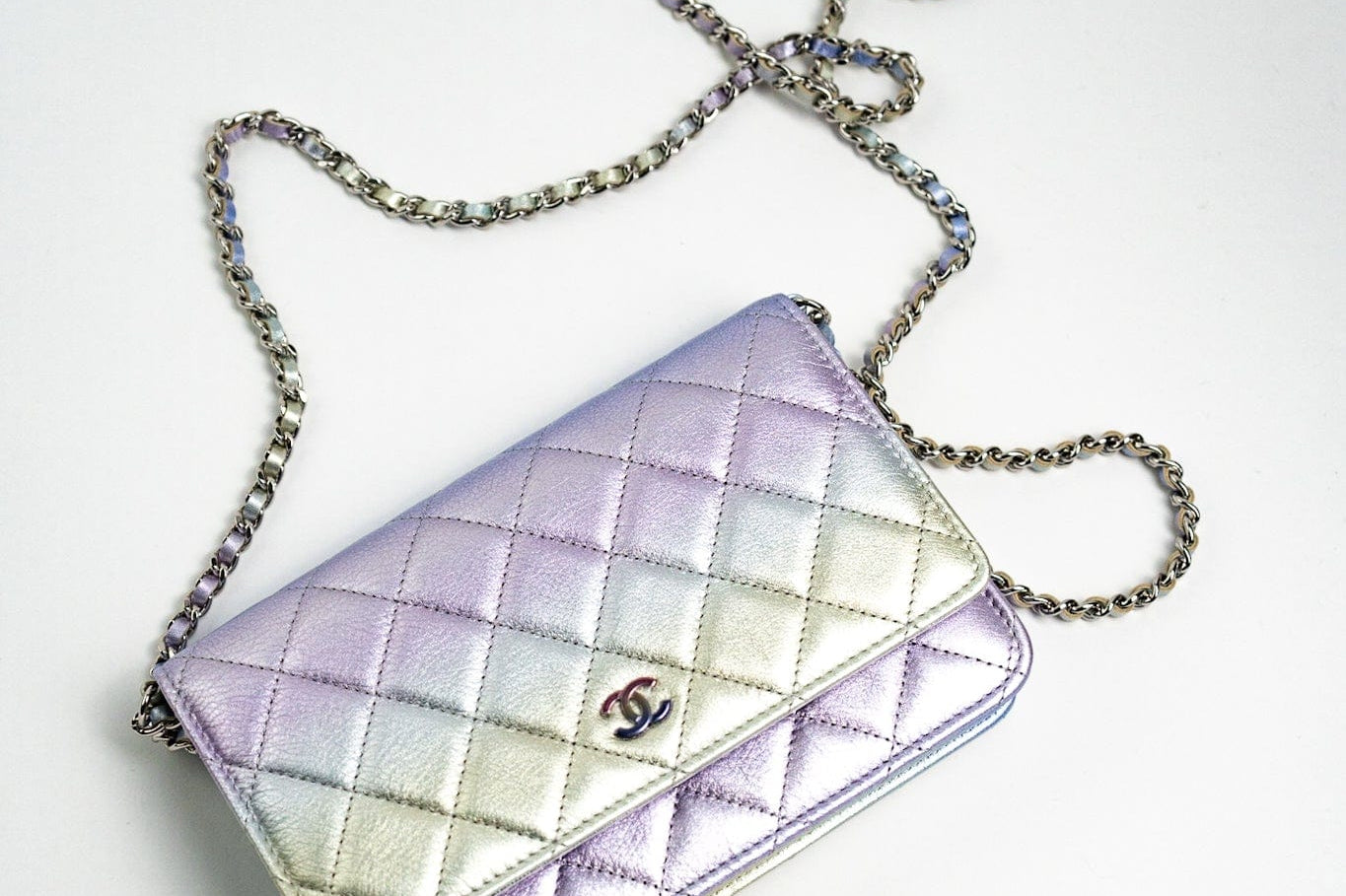 CHANEL Handbag Gradient 21K Gradient Metallic Rainbow Calfskin Quilted Wallet on Chain (WOC) -Knockoff
