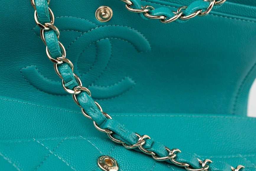 CHANEL Handbag Green 17C Turquoise Caviar Quilted Classic Flap Medium LGHW w/ Edge Stitching -Knockoff
