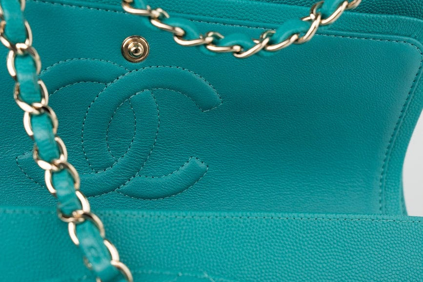 CHANEL Handbag Green 17C Turquoise Caviar Quilted Classic Flap Medium LGHW w/ Edge Stitching -Knockoff
