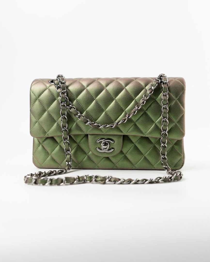 CHANEL Handbag Green 17S Green Iridescent Lambskin Quilted Classic Flap Medium RHW -Knockoff
