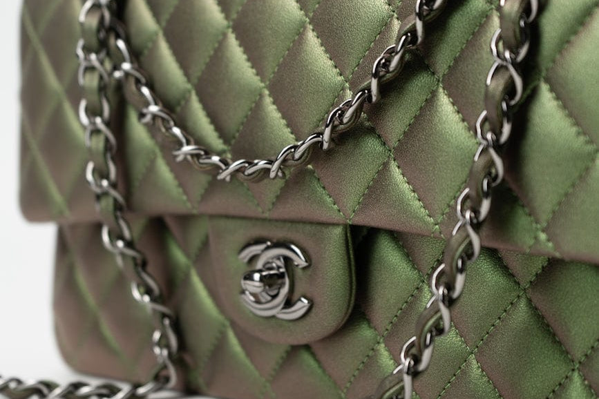 CHANEL Handbag Green 17S Green Iridescent Lambskin Quilted Classic Flap Medium RHW -Knockoff
