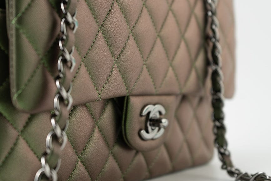 CHANEL Handbag Green 17S Green Iridescent Lambskin Quilted Classic Flap Medium RHW -Knockoff
