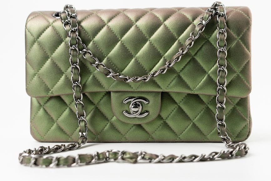 CHANEL Handbag Green 17S Green Iridescent Lambskin Quilted Classic Flap Medium RHW -Knockoff
