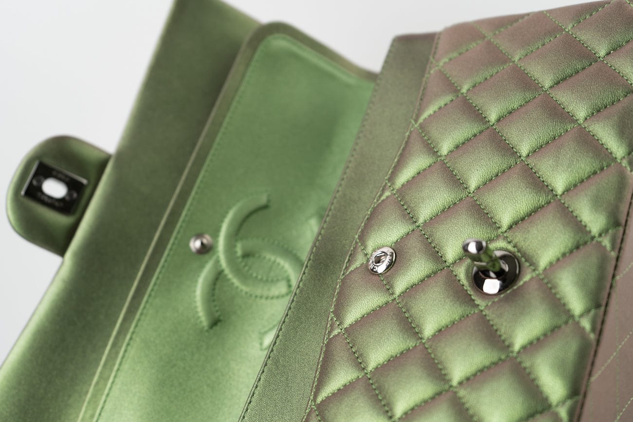 CHANEL Handbag Green 17S Green Iridescent Lambskin Quilted Classic Flap Medium RHW -Knockoff
